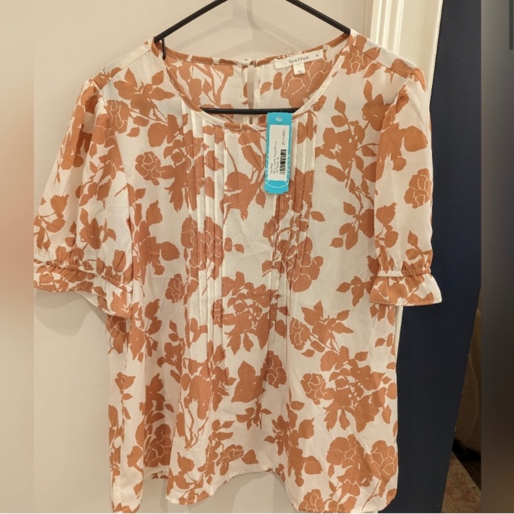 Fun 2 Fun Floral Blouse!